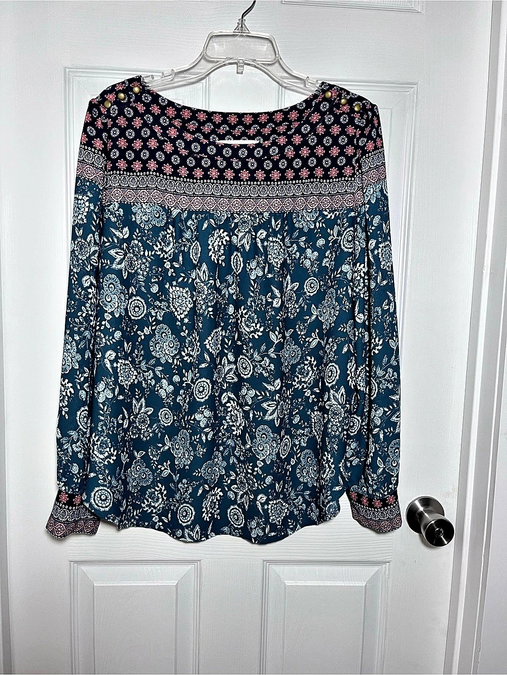 LOFT Floral Blouse in Blue & Navy Size Large Like New